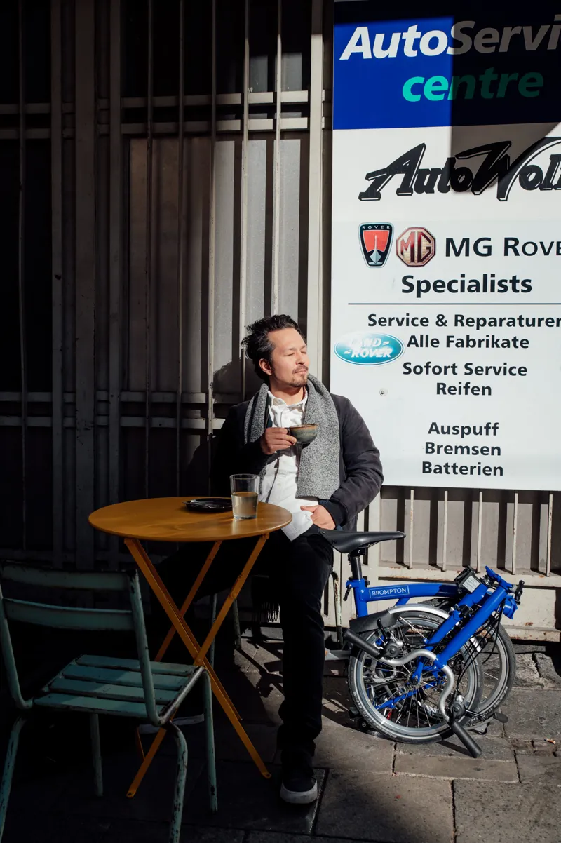 Brompton C-Line Explore Mid Bar Folding Bike 2022 Picadilly Blue-2